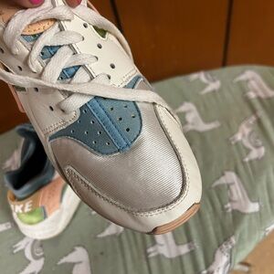 Woman’s 8.5 Huarache Nike pink,  green, blue & white